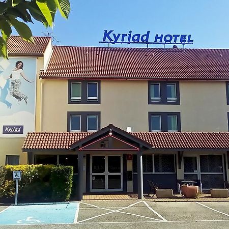 Kyriad Lyon Est - Saint Bonnet De Mure Buitenkant foto